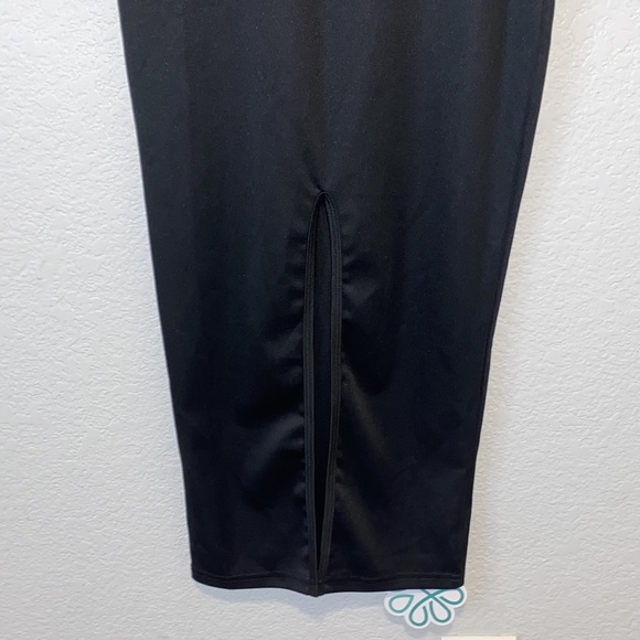 Dress - Picture 4 of 7